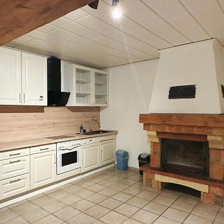 Zimmer In Reihenhaus Mit Terrasse Duisburg Exterior foto