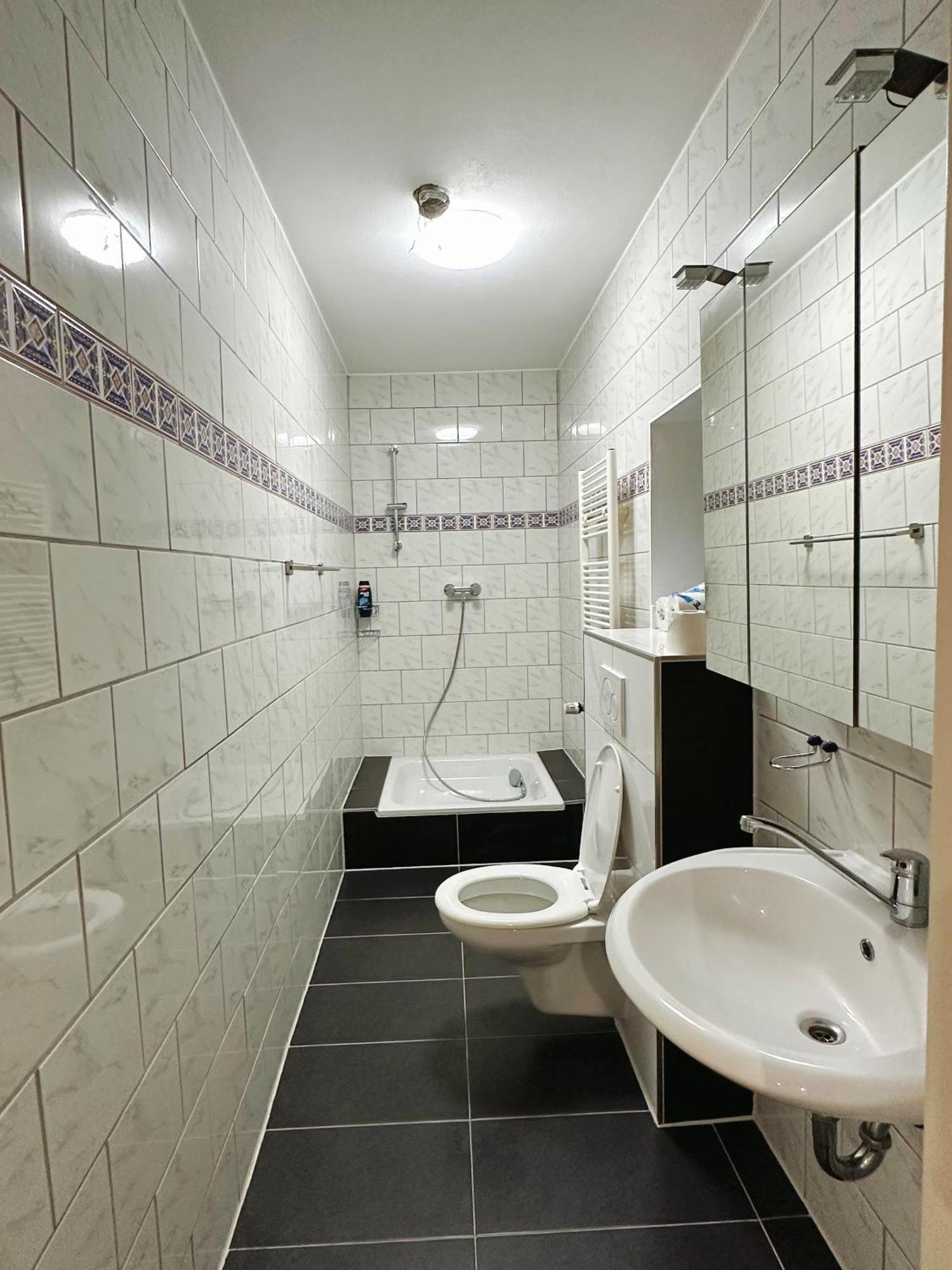Zimmer In Reihenhaus Mit Terrasse Duisburg Exterior foto